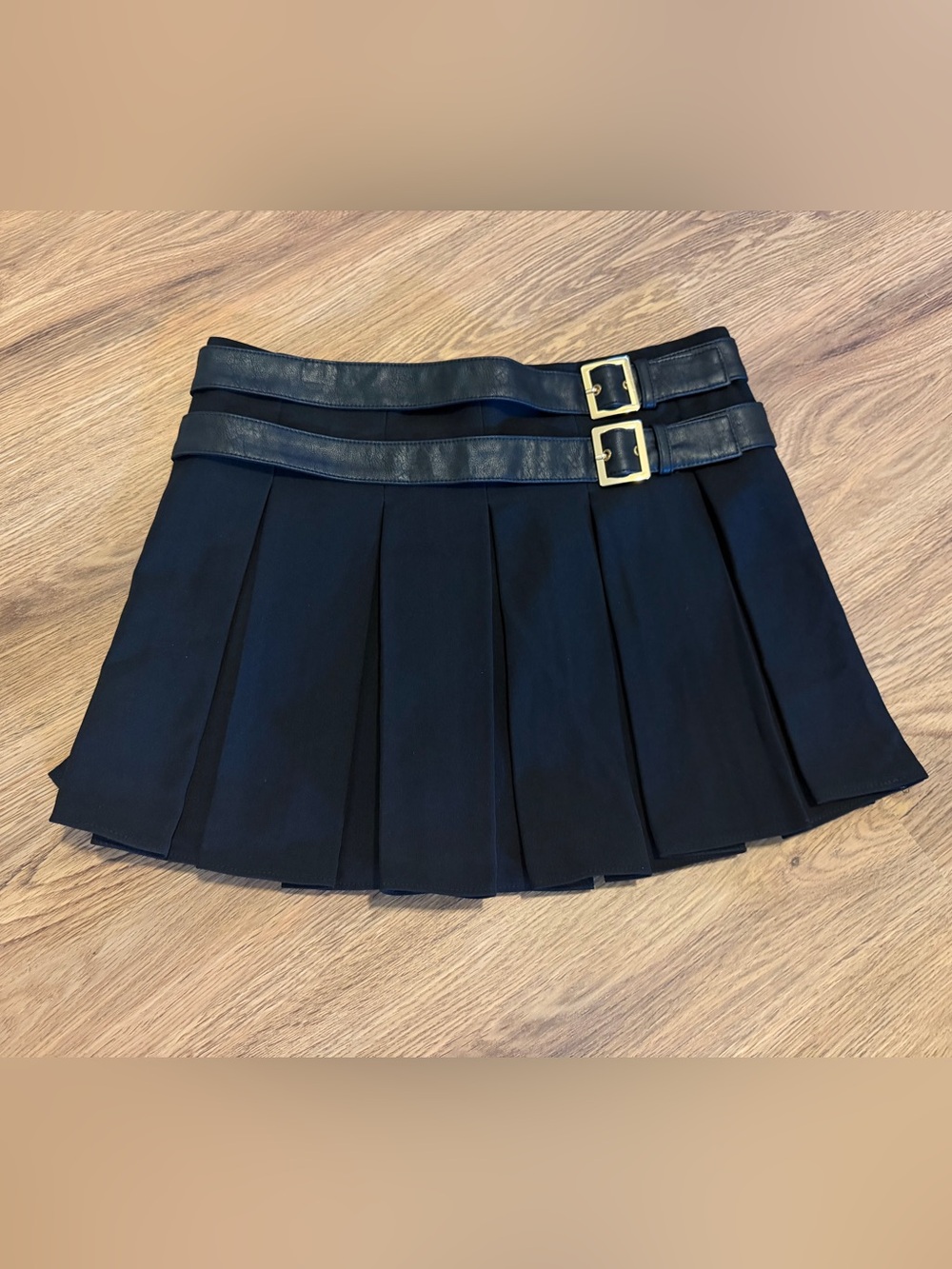 Windsor Edit by Nine Black Pleated Mini Skirt Size small   (0198)